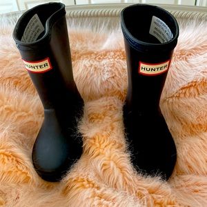 Kids Hunter boots - practically new - worn once  size US 7/8  UK 6 Black